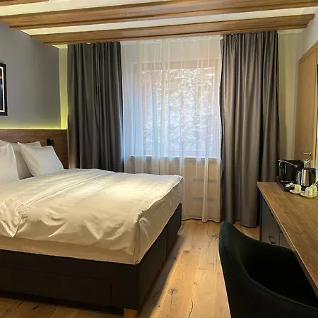 D242 & D243 In Vucko 4*